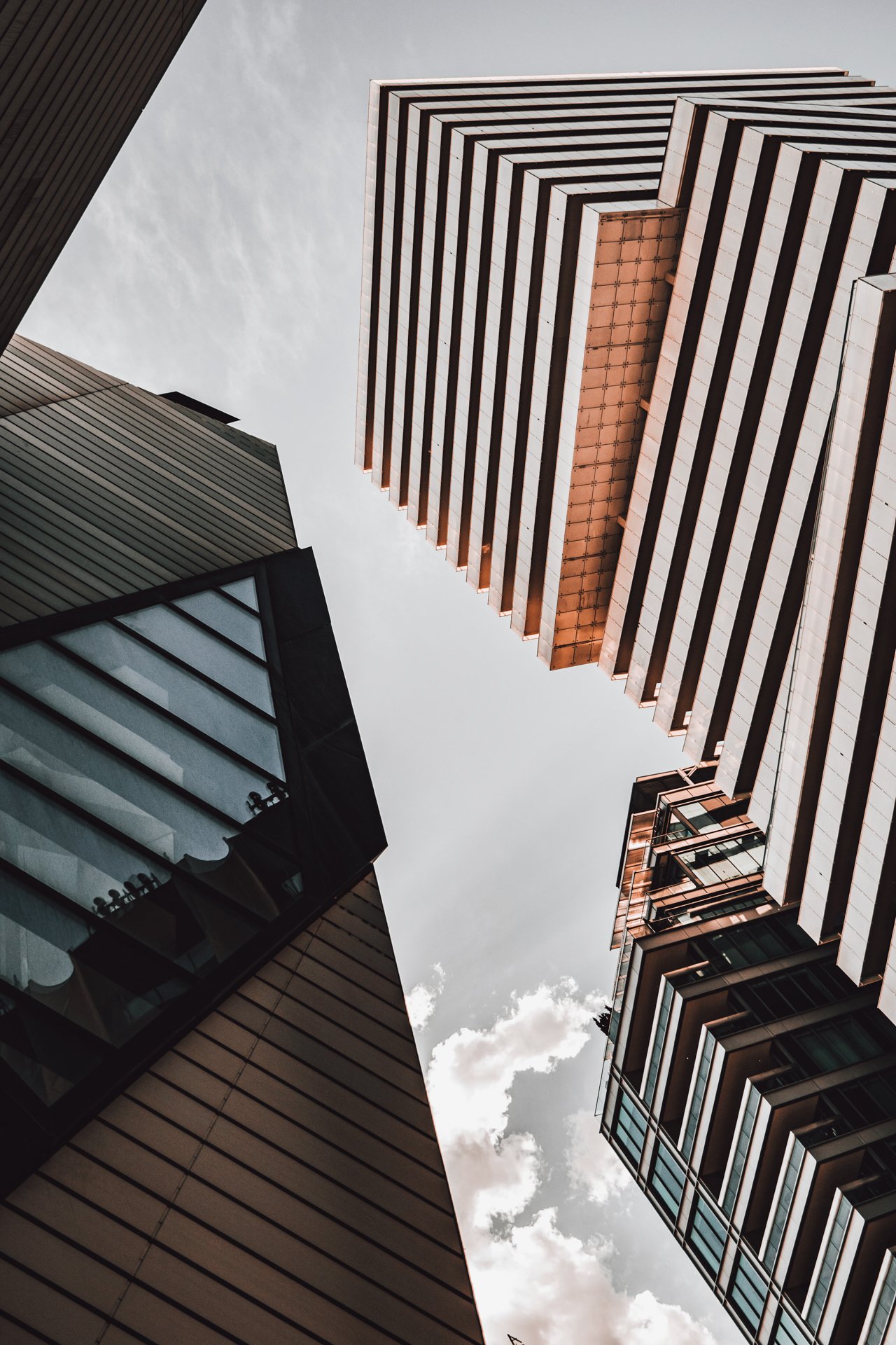 hooman-r-CNHr6OK6btU-unsplash